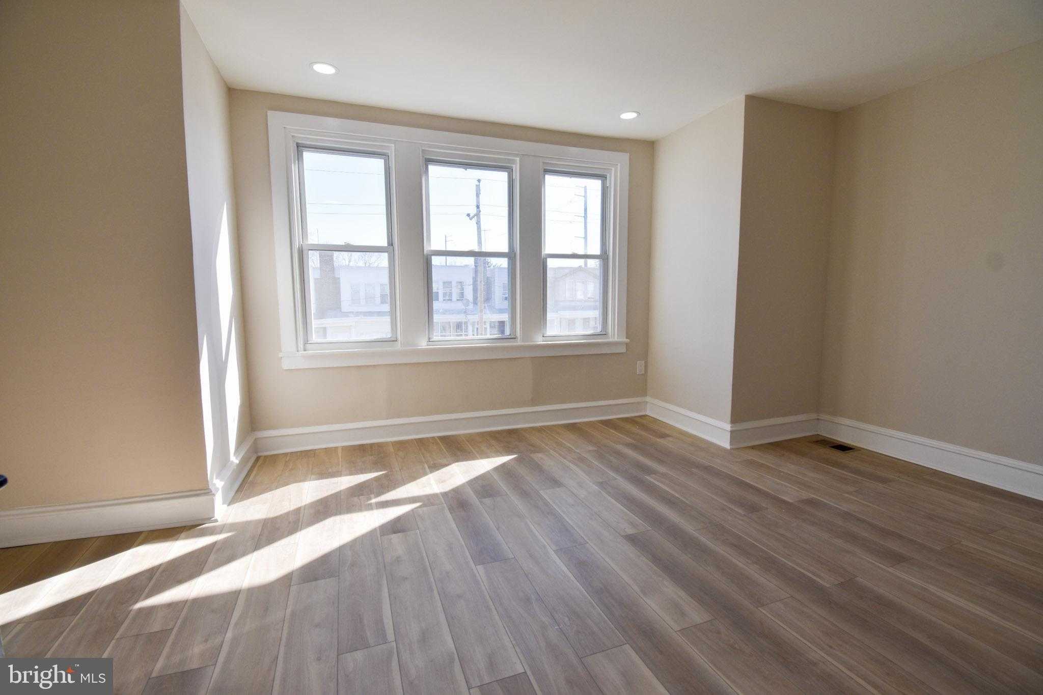 112 Lafayette Ave photo 16