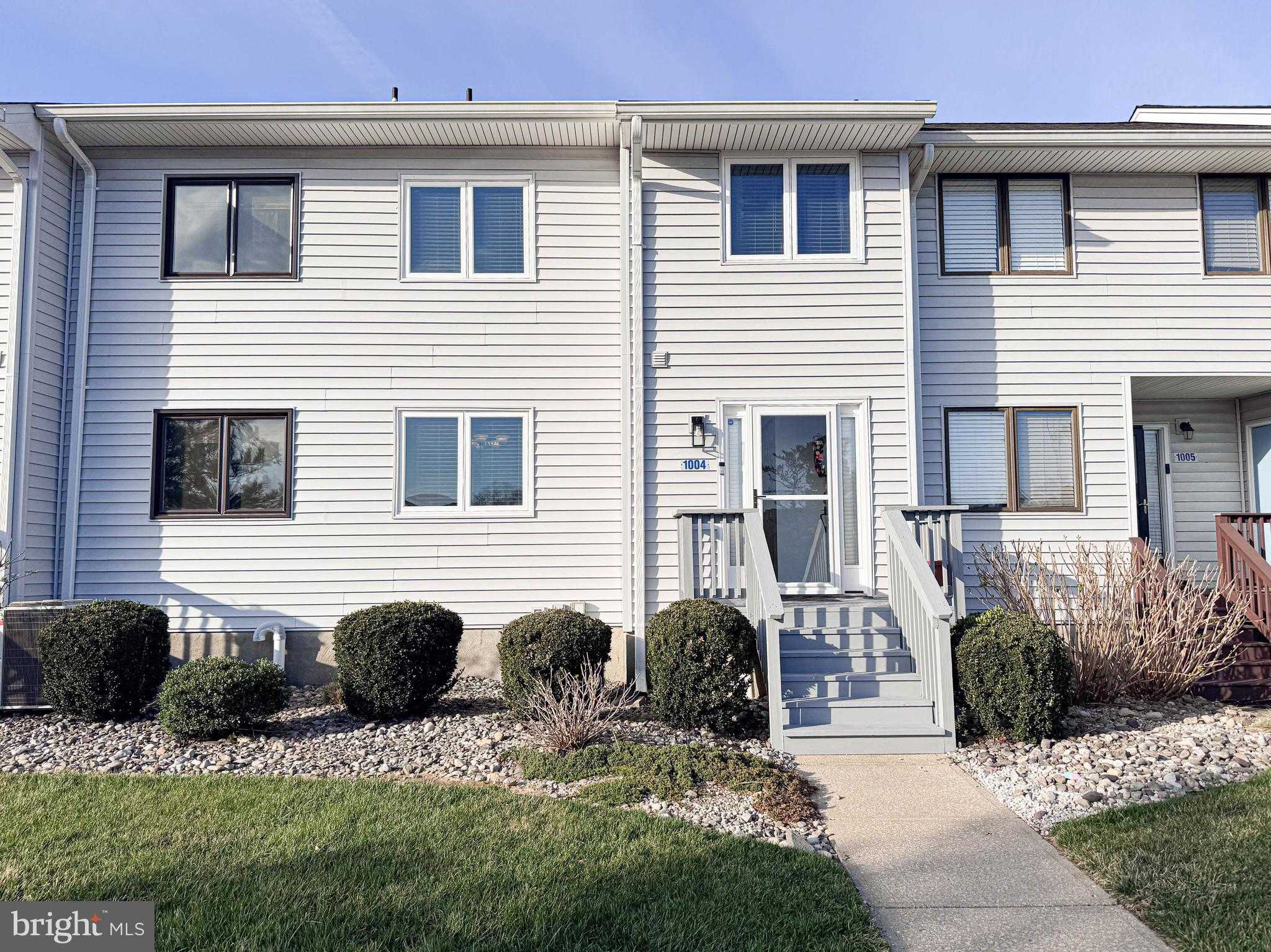 1004 Marion Quimby Dr photo 2