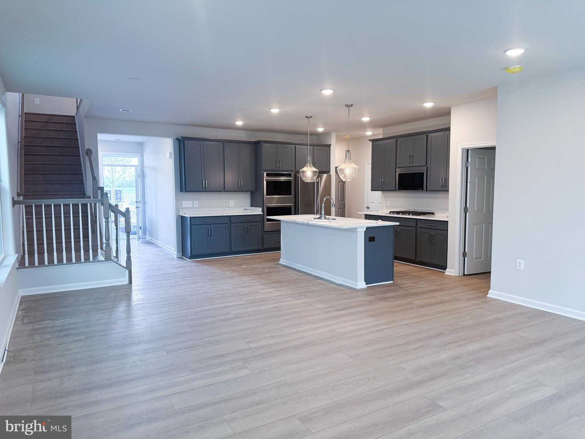 301 Lanny Dr photo 4