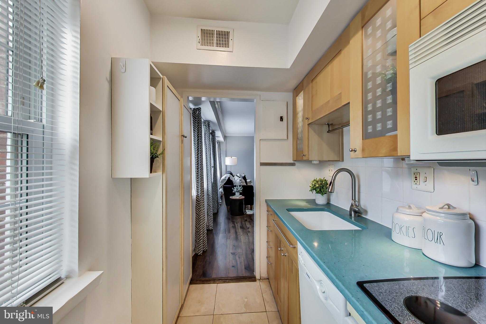 1303 N Ode St Apt 215 photo 8