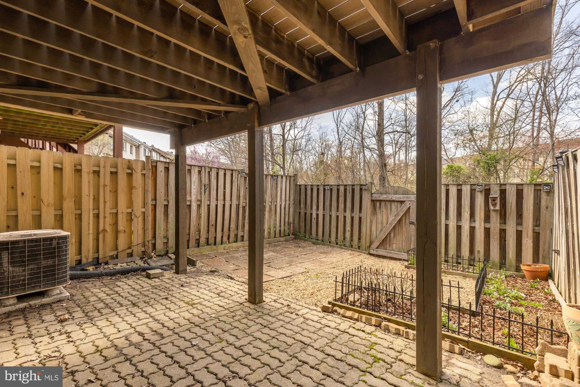 2810 Cambridge Dr photo 34