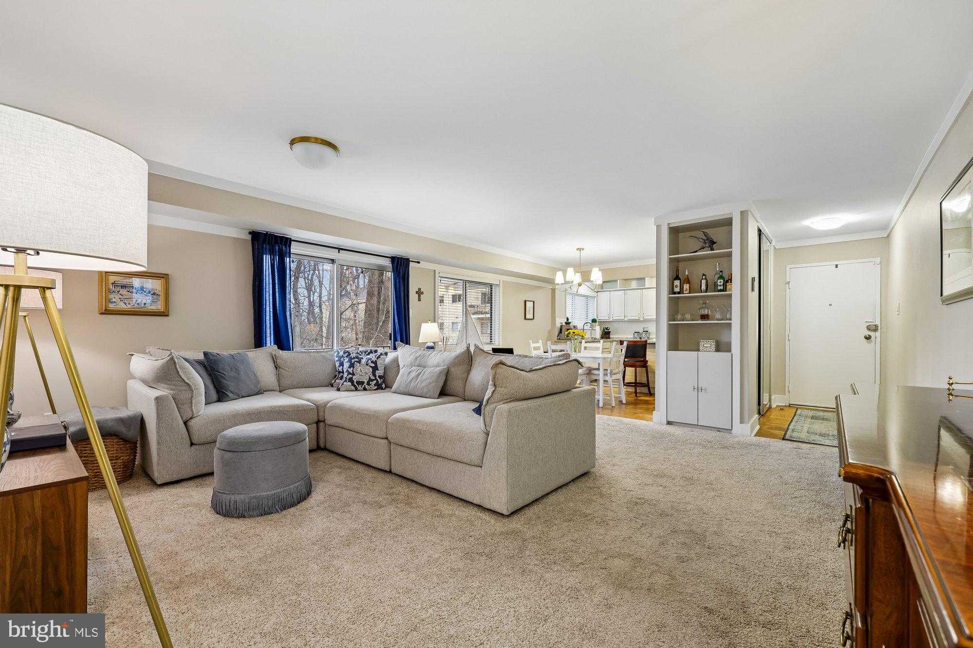 10619 Montrose Ave photo 9