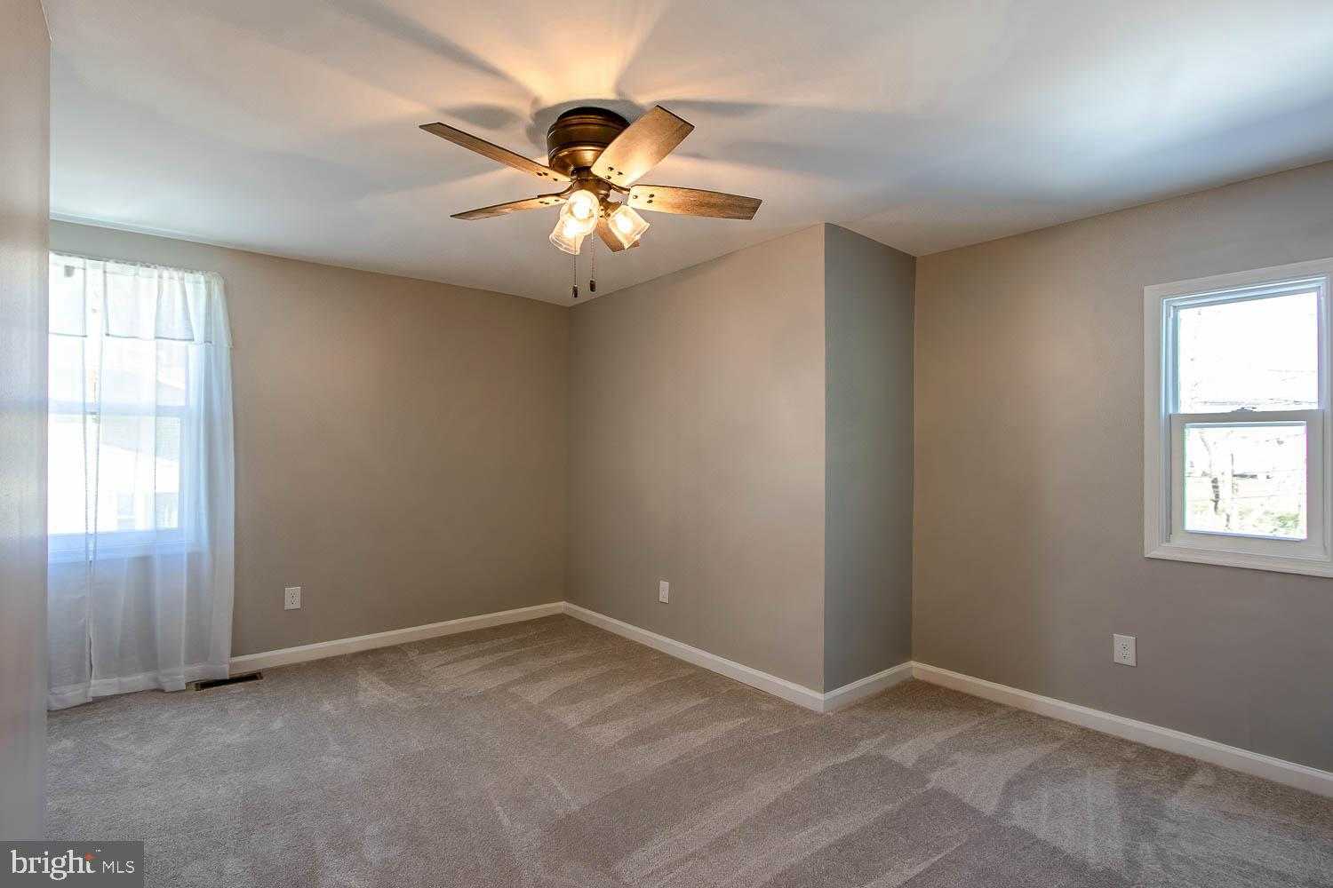 112 W 12th St photo 8