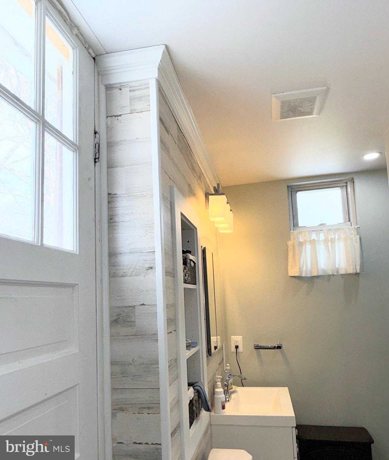 104 Meadow Rd photo 8