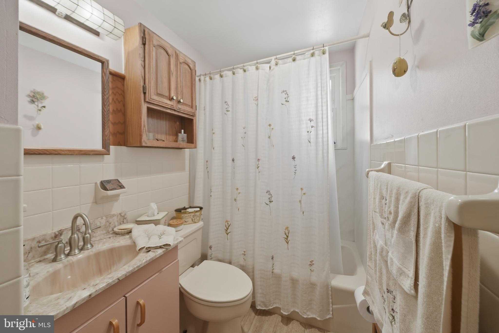 1323 Morton Ave photo 21