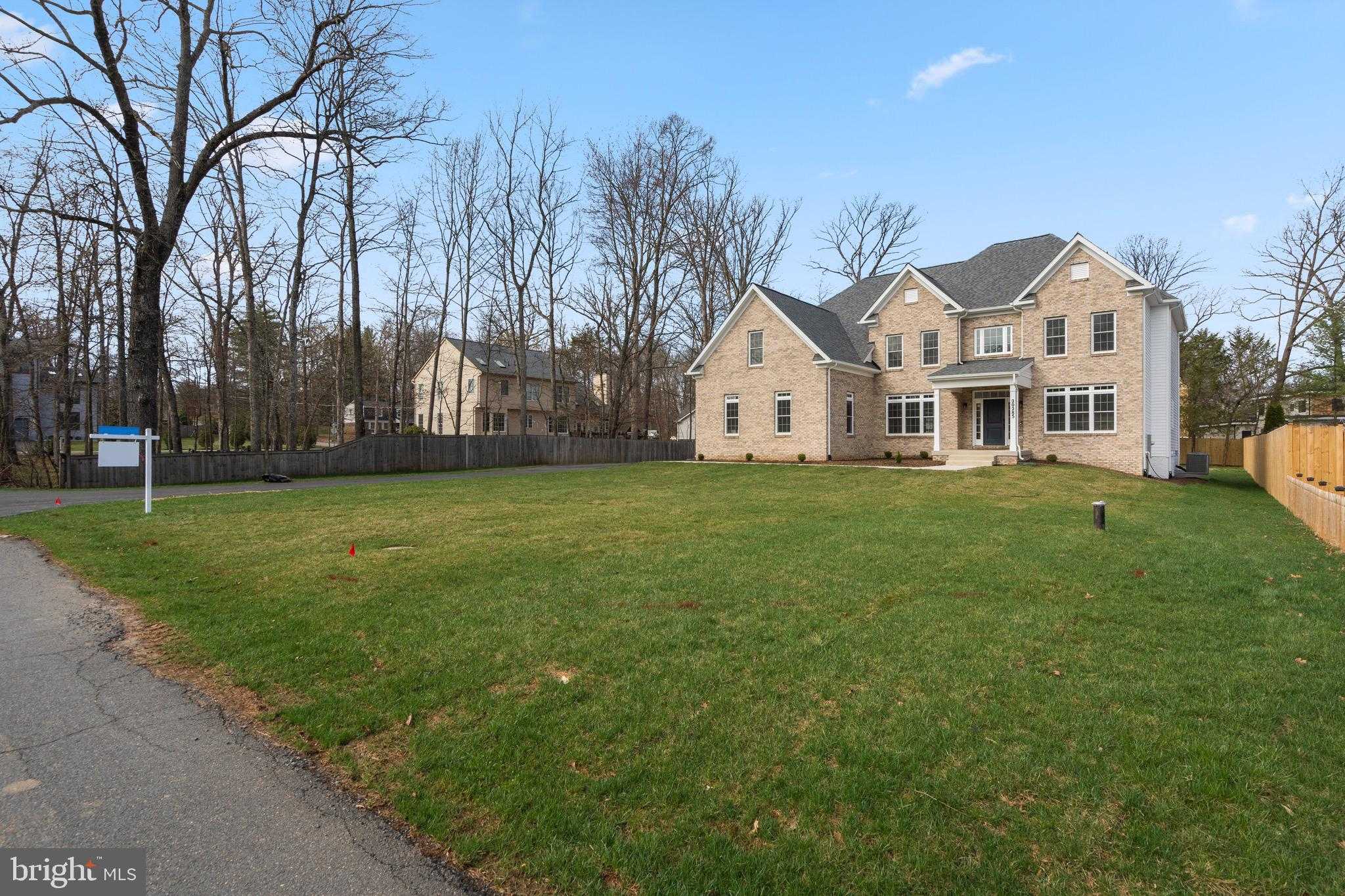 20285 Redrose Dr photo 3