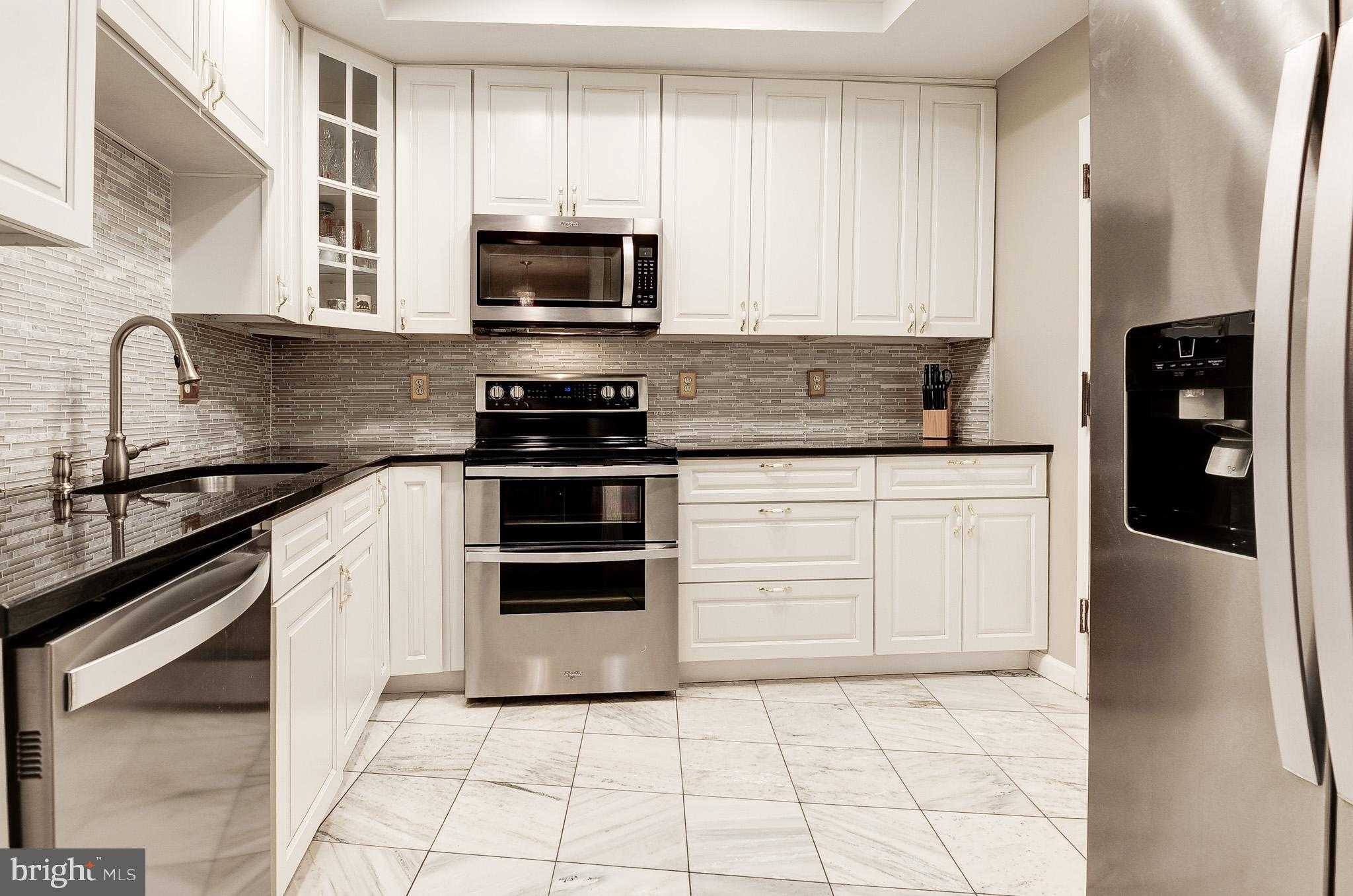 1101 S Arlington Ridge Rd Apt 106 photo 2