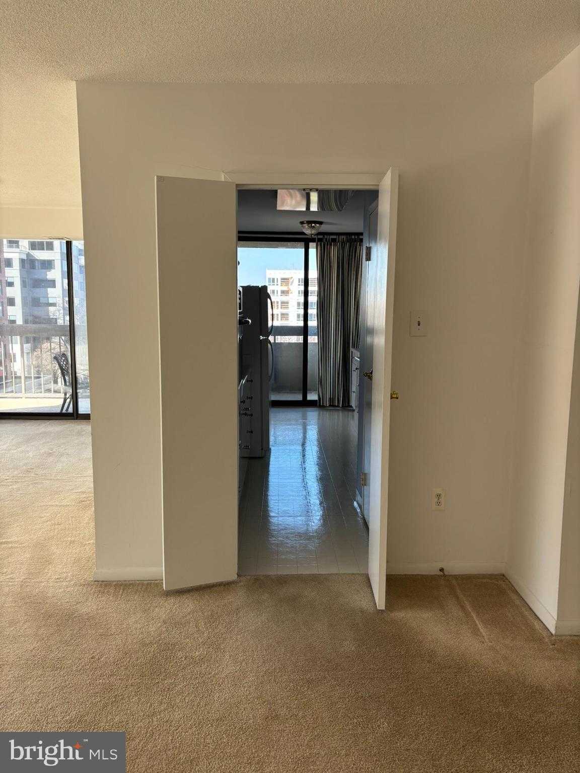 400 Madison St Apt 604 photo 8