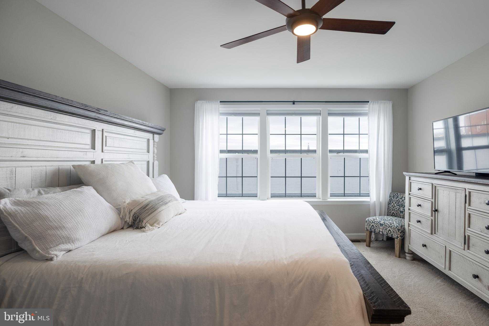 1209 Berry St photo 39