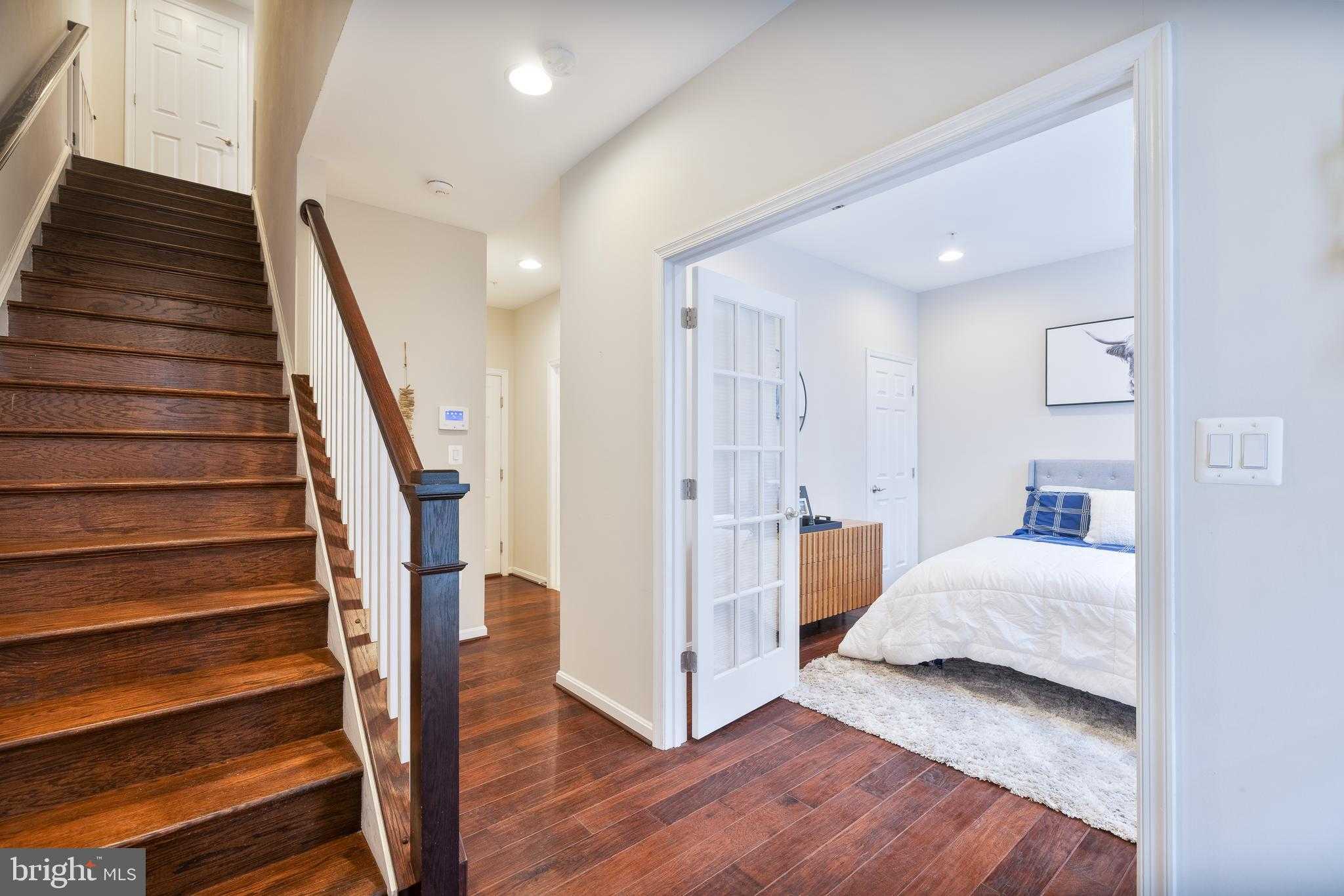 1209 Berry St photo 4