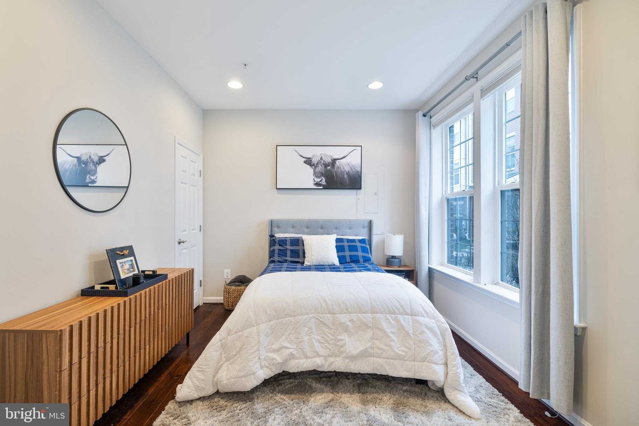 1209 Berry St photo 5