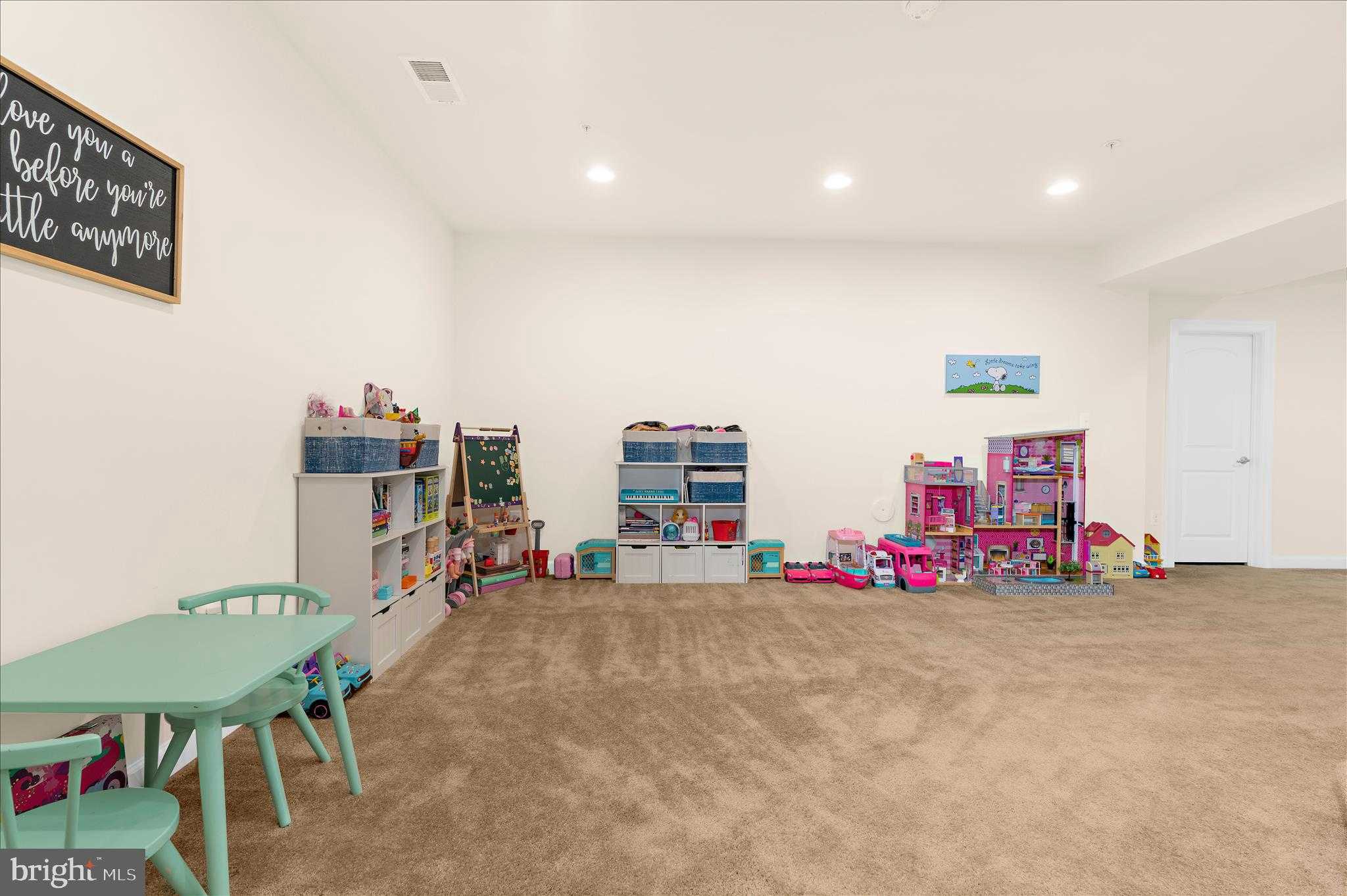 830 Sebastian Ln photo 38