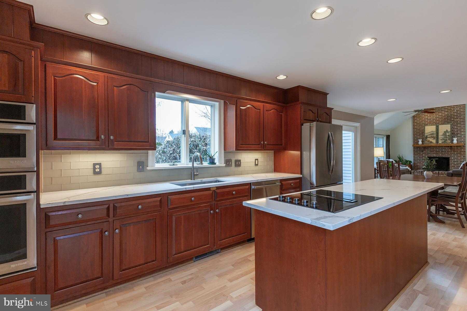 537 Randolph Dr photo 10