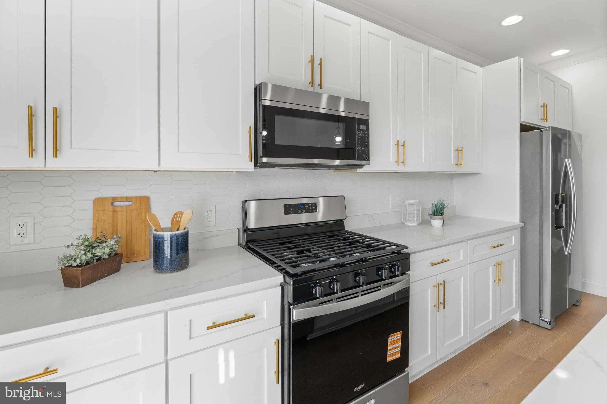 1631 E Oliver St photo 10