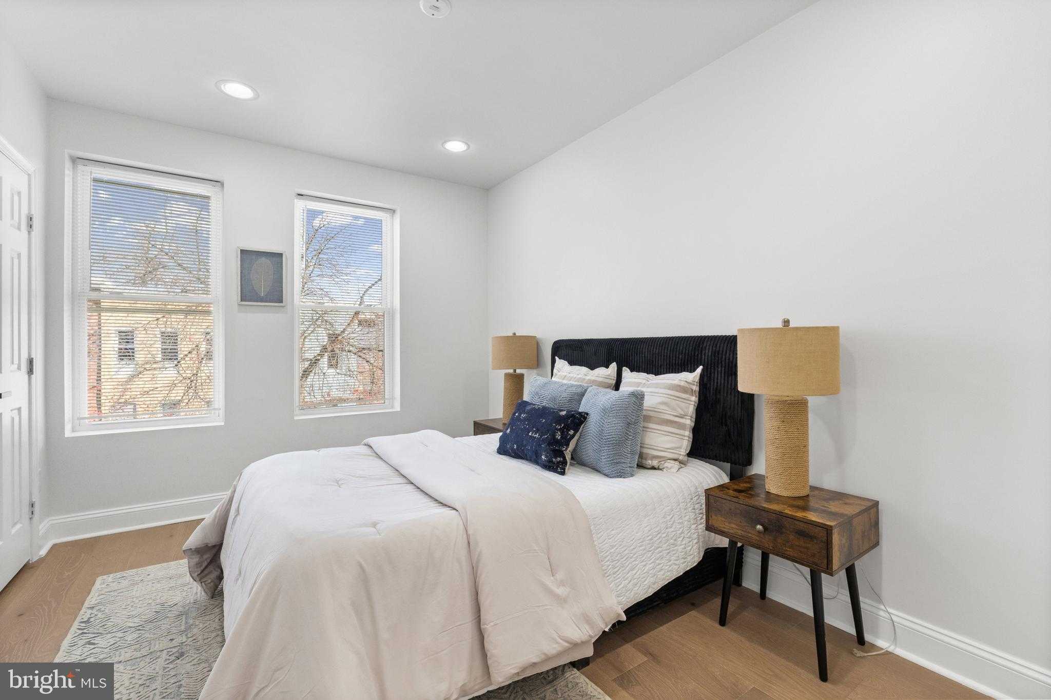 1631 E Oliver St photo 7