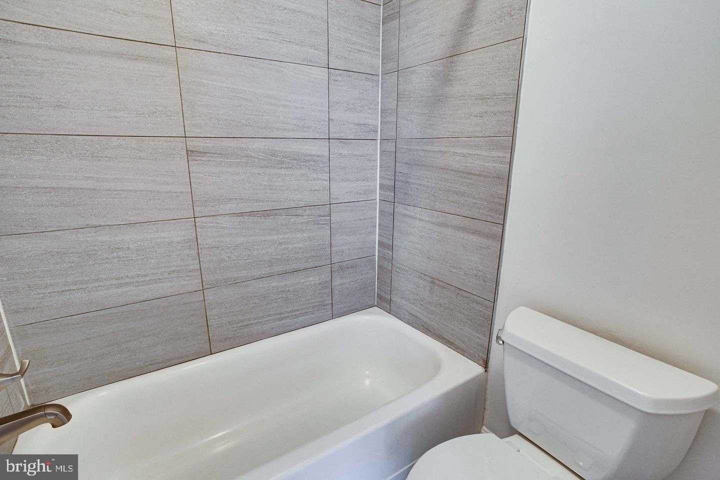 1836 Metzerott Rd Apt 2025 photo 14