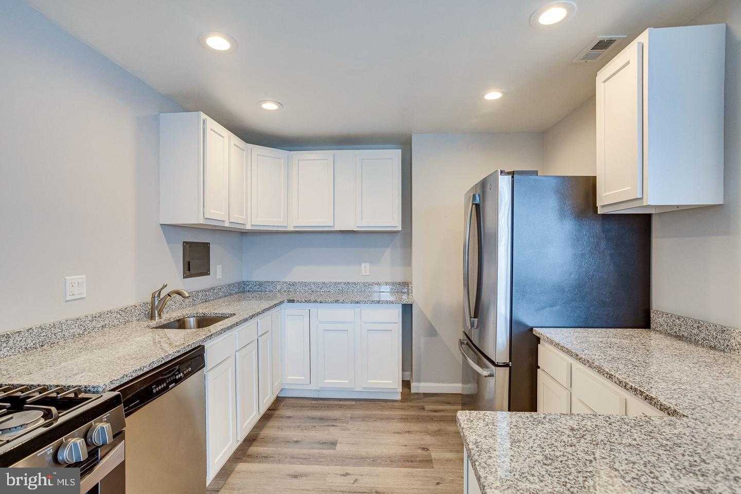 1836 Metzerott Rd Apt 2025 photo 9