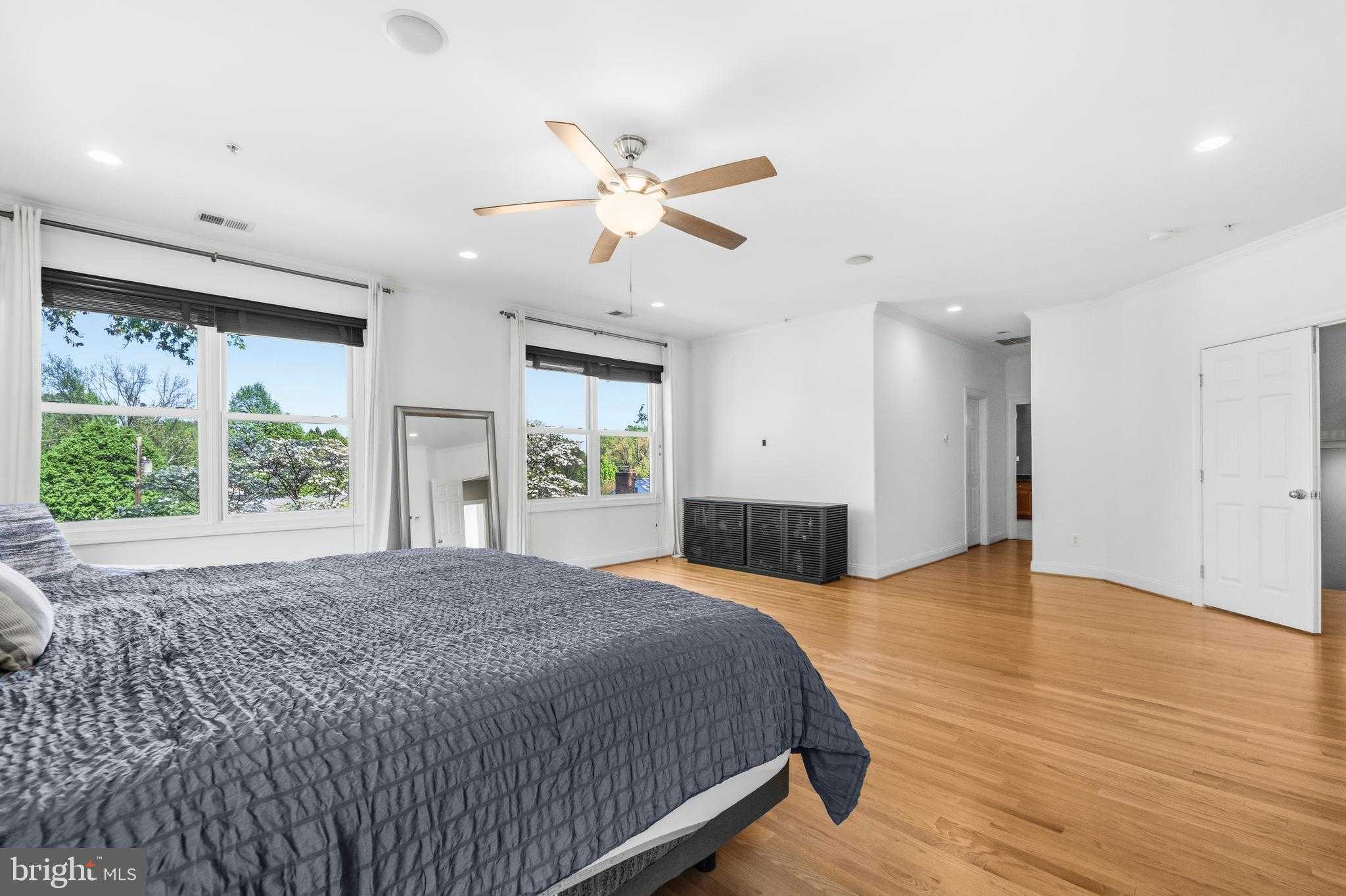 9421 Holland Ave photo 25