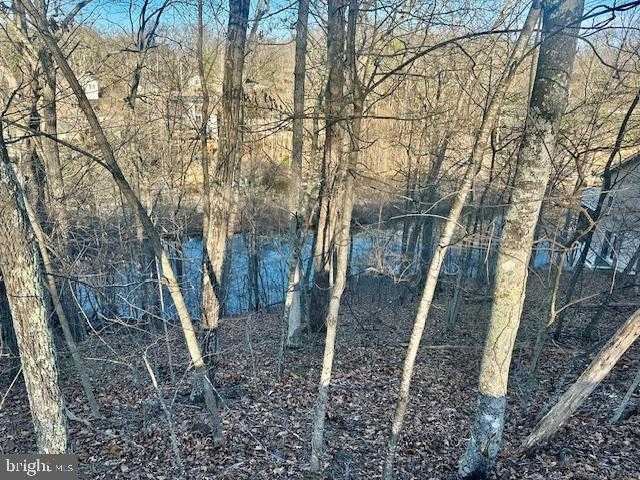 1235 Lakeview Dr photo 6