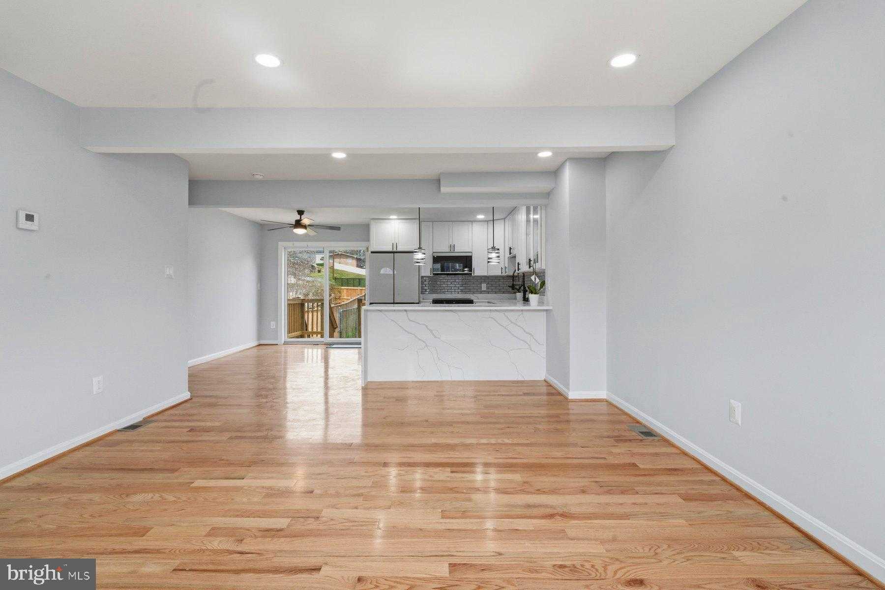 15 Charles St photo 9