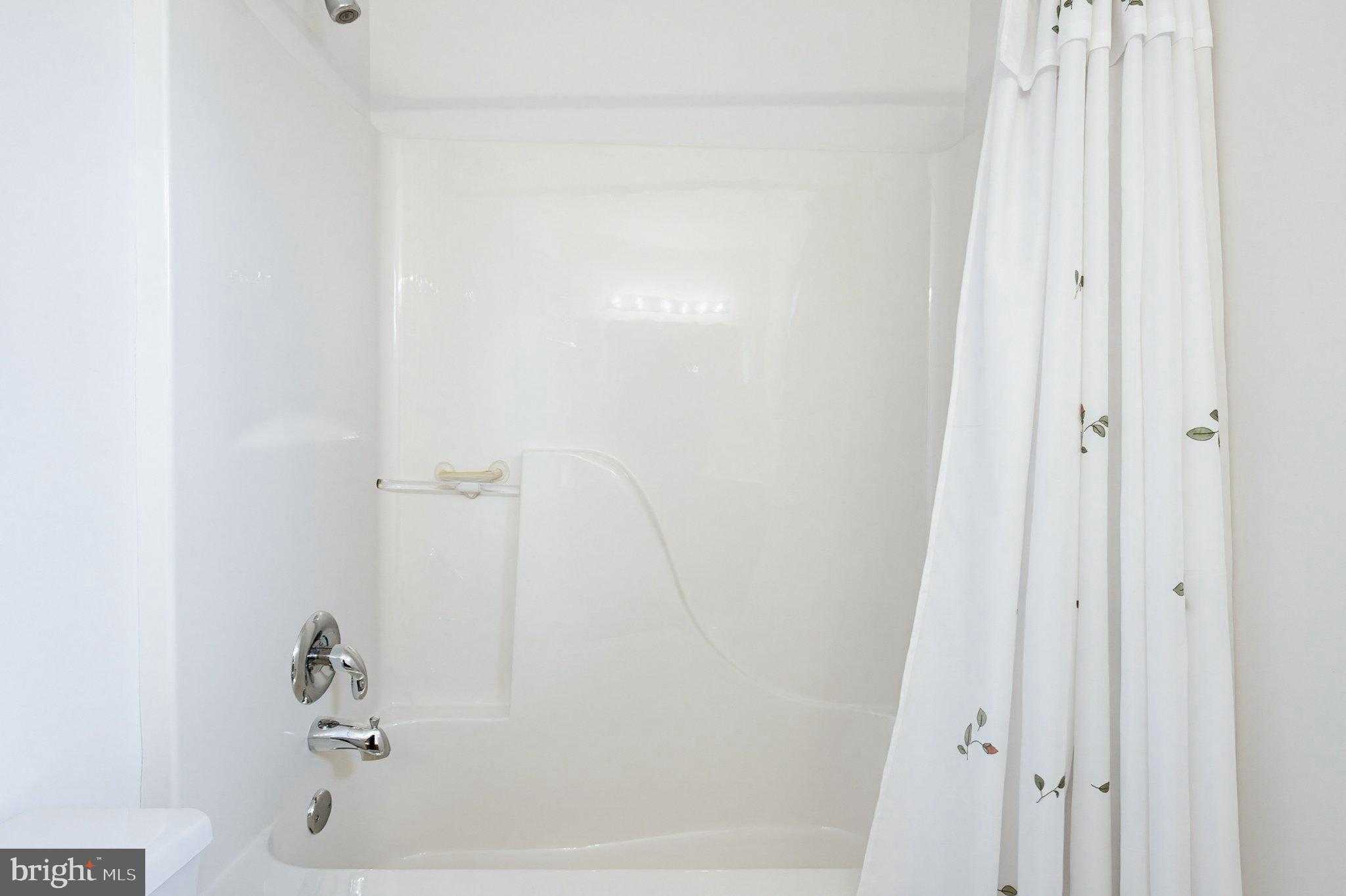 674 Royal View Dr photo 32