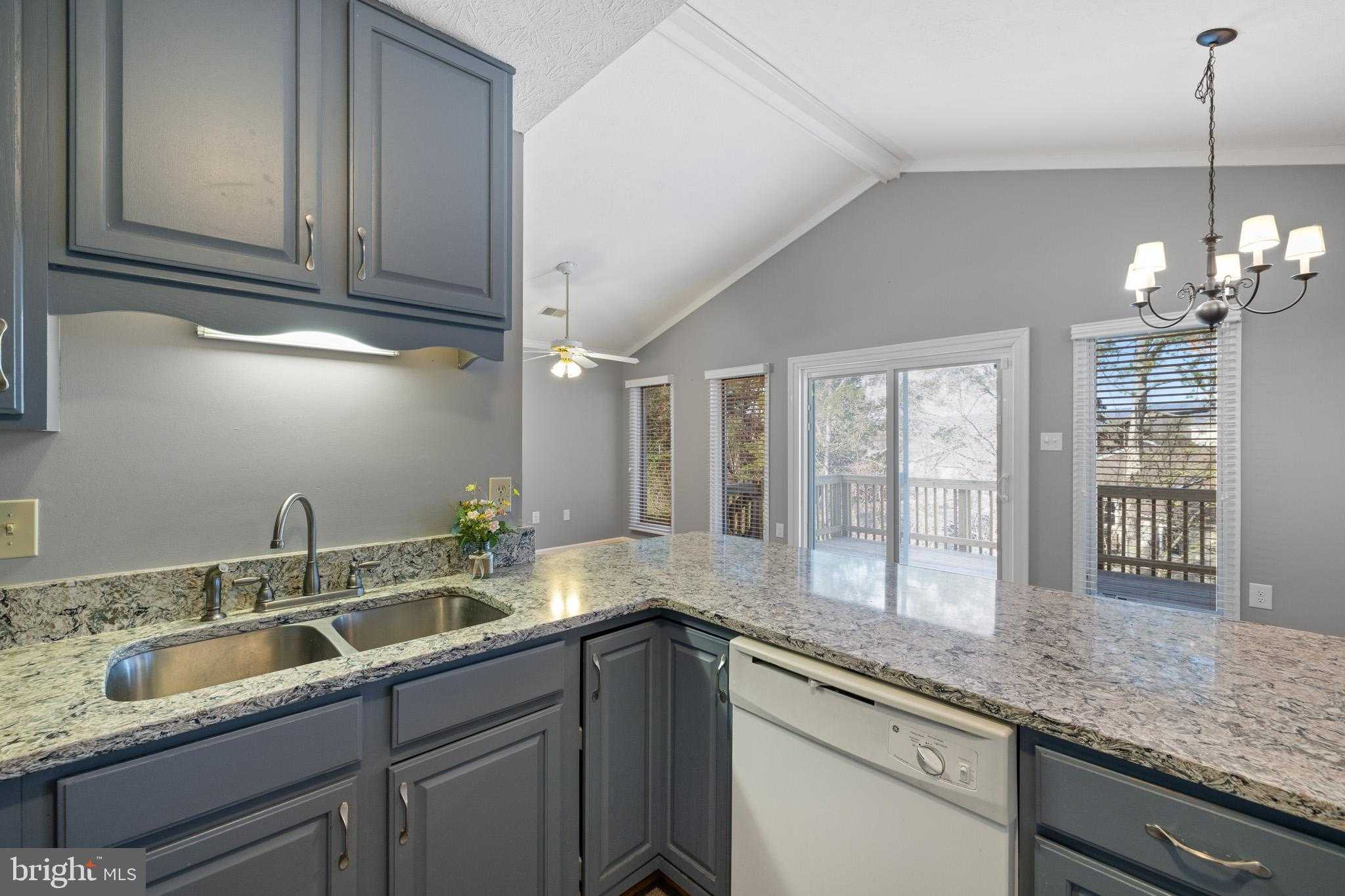 41 Deaken Cir # B6 photo 24