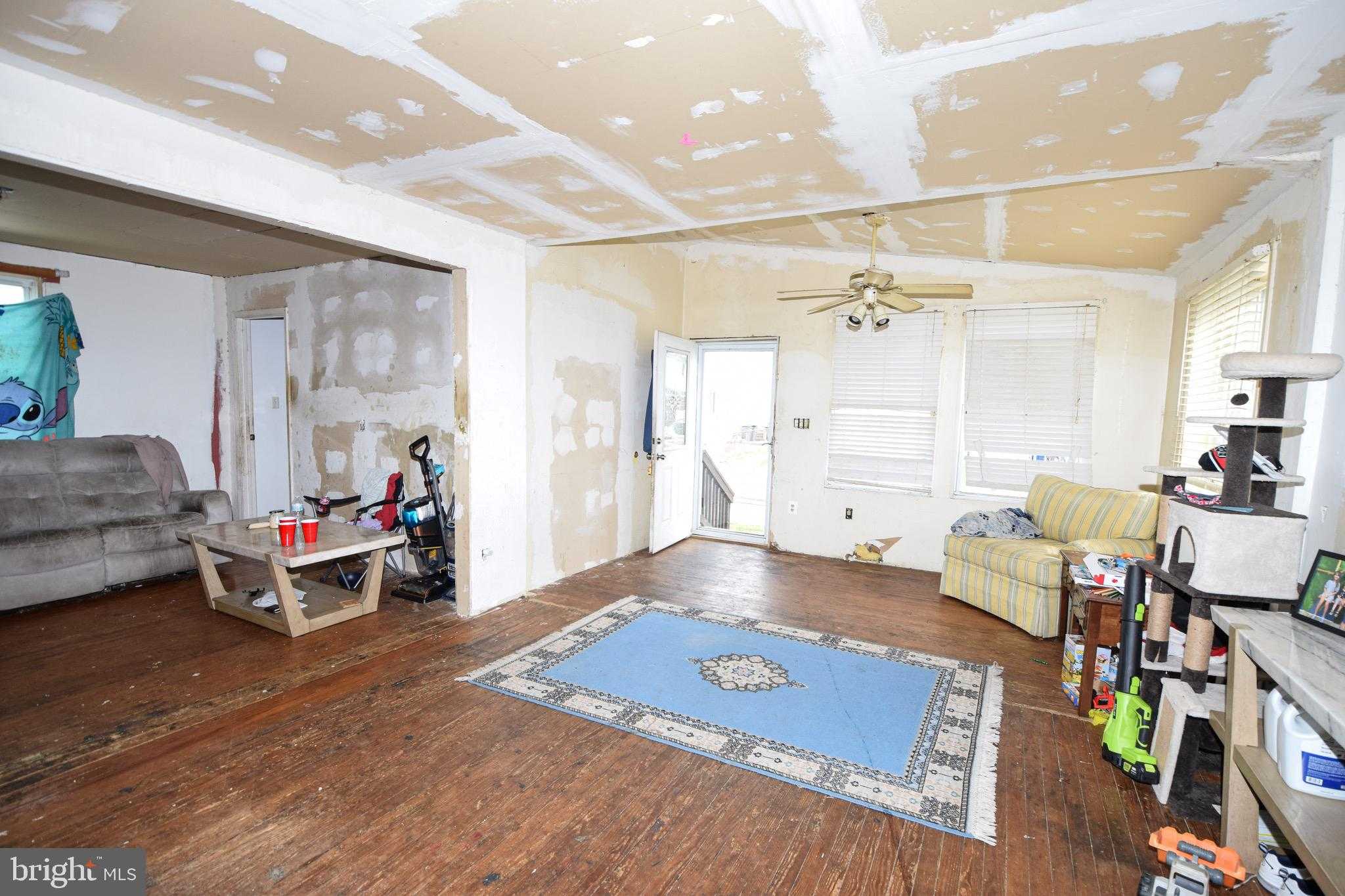 2707 Mccomas Ave photo 4