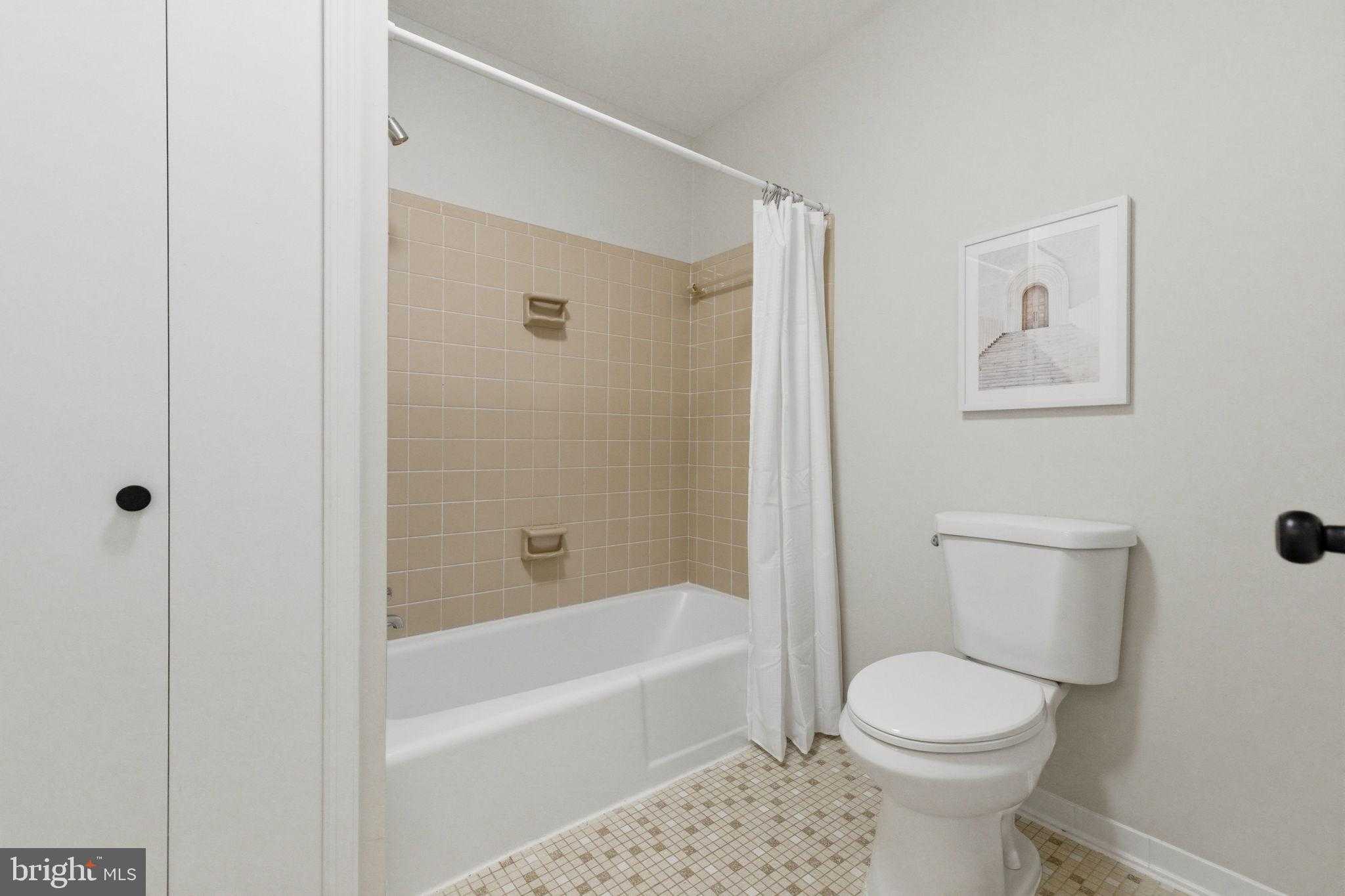 3262 Cambridge CT photo 43