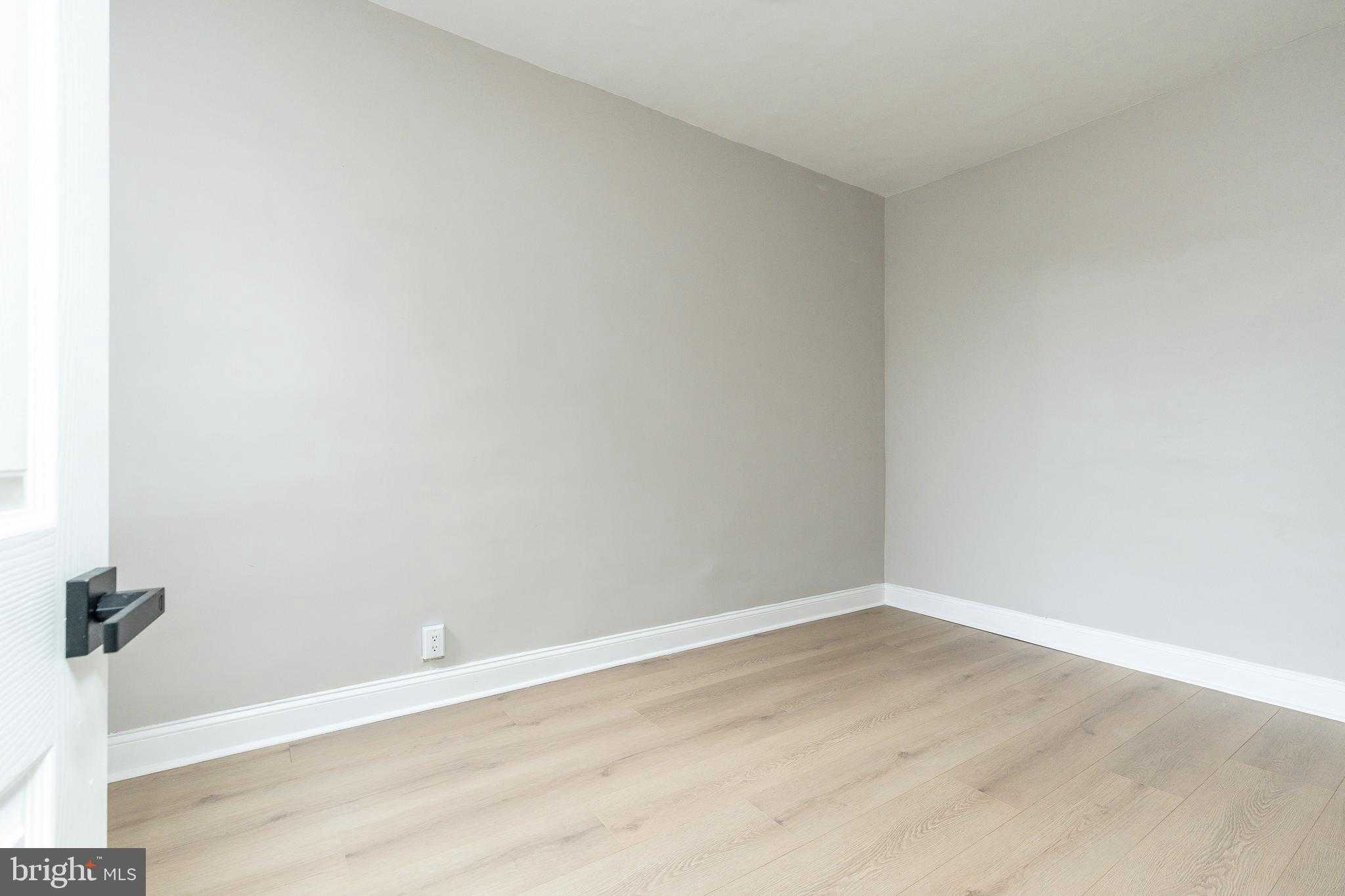 2316 S Alder St photo 10