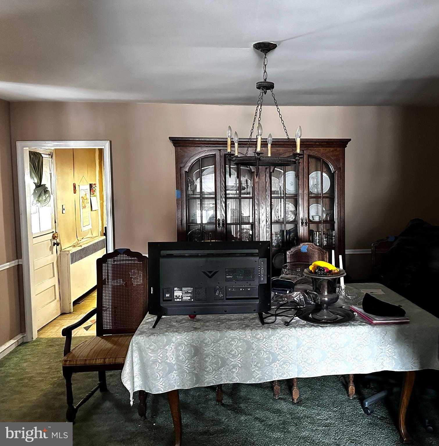 1210 Yerkes St photo 2