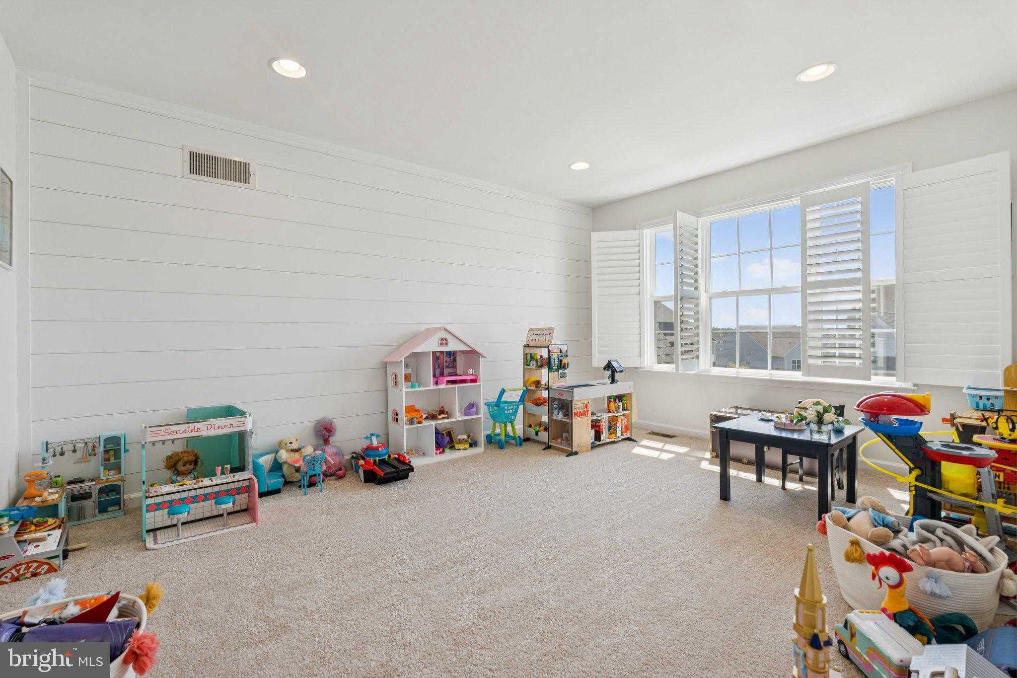 305 Baratheon Ln photo 25