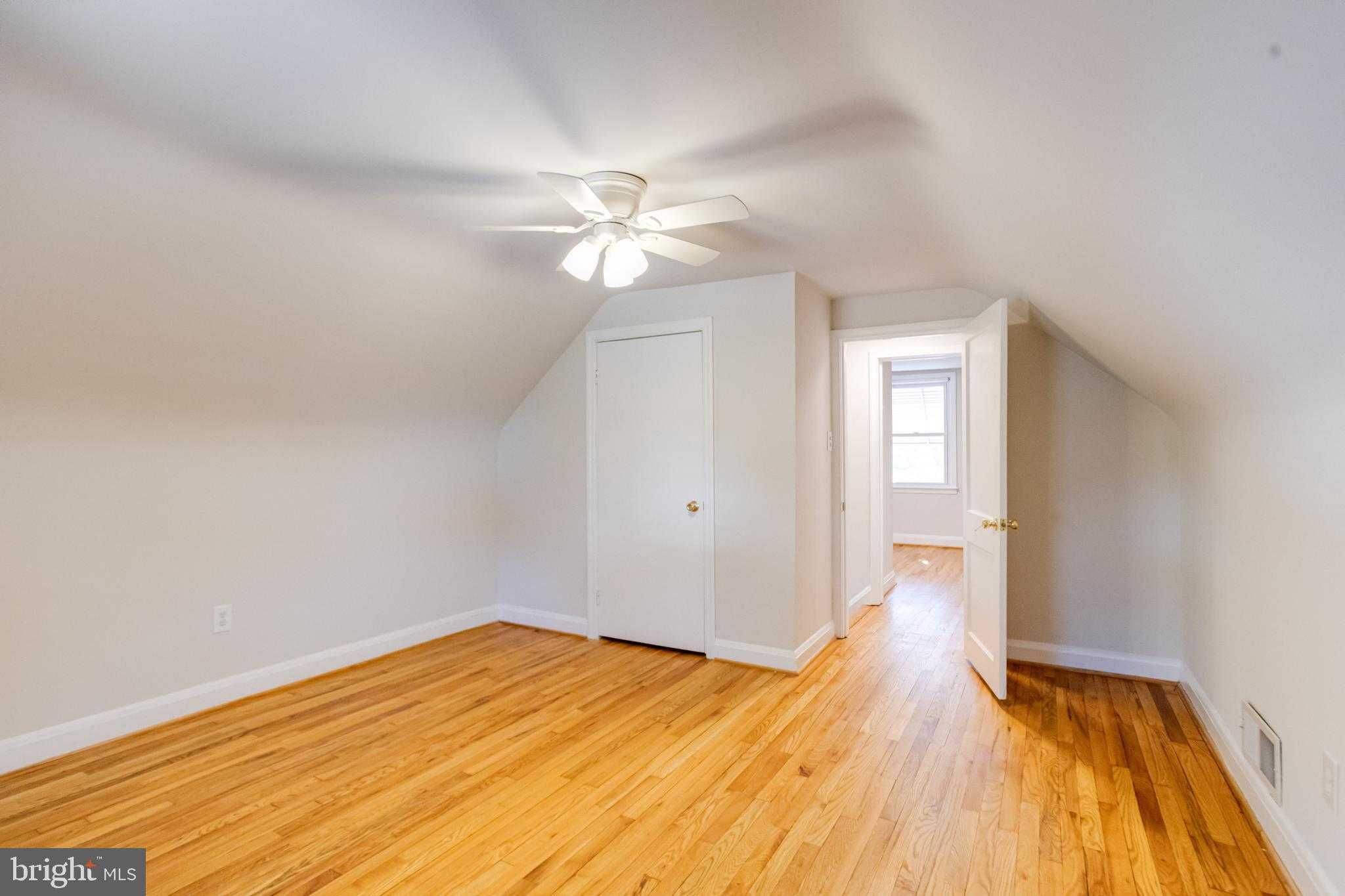 9606 9th Ave photo 34