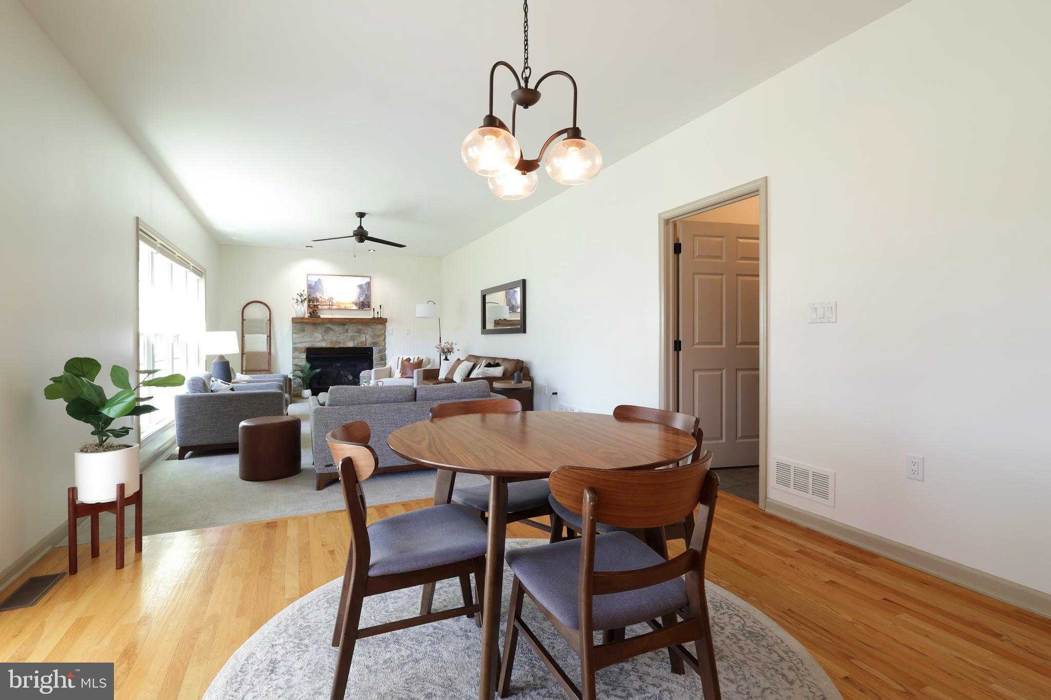 240 Sunday Dr photo 23