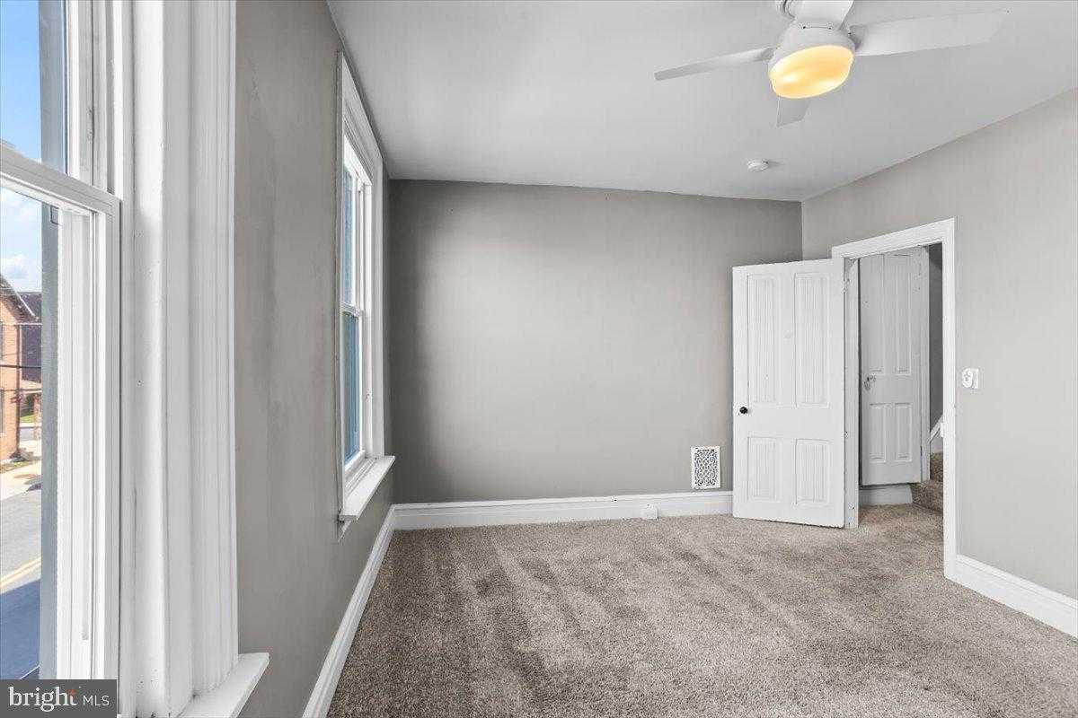 212 Chestnut St photo 21