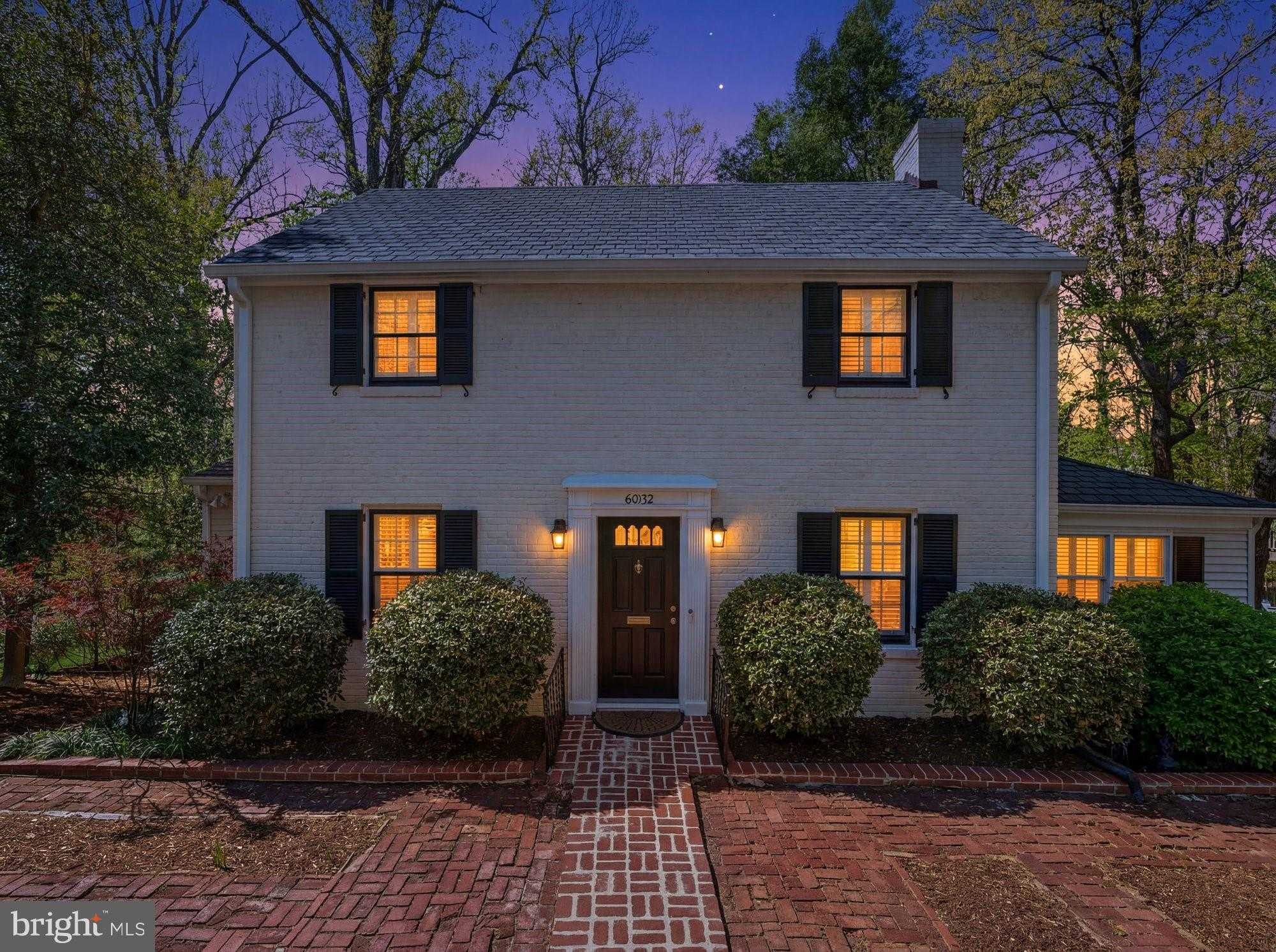 6032 Grove Dr photo 2