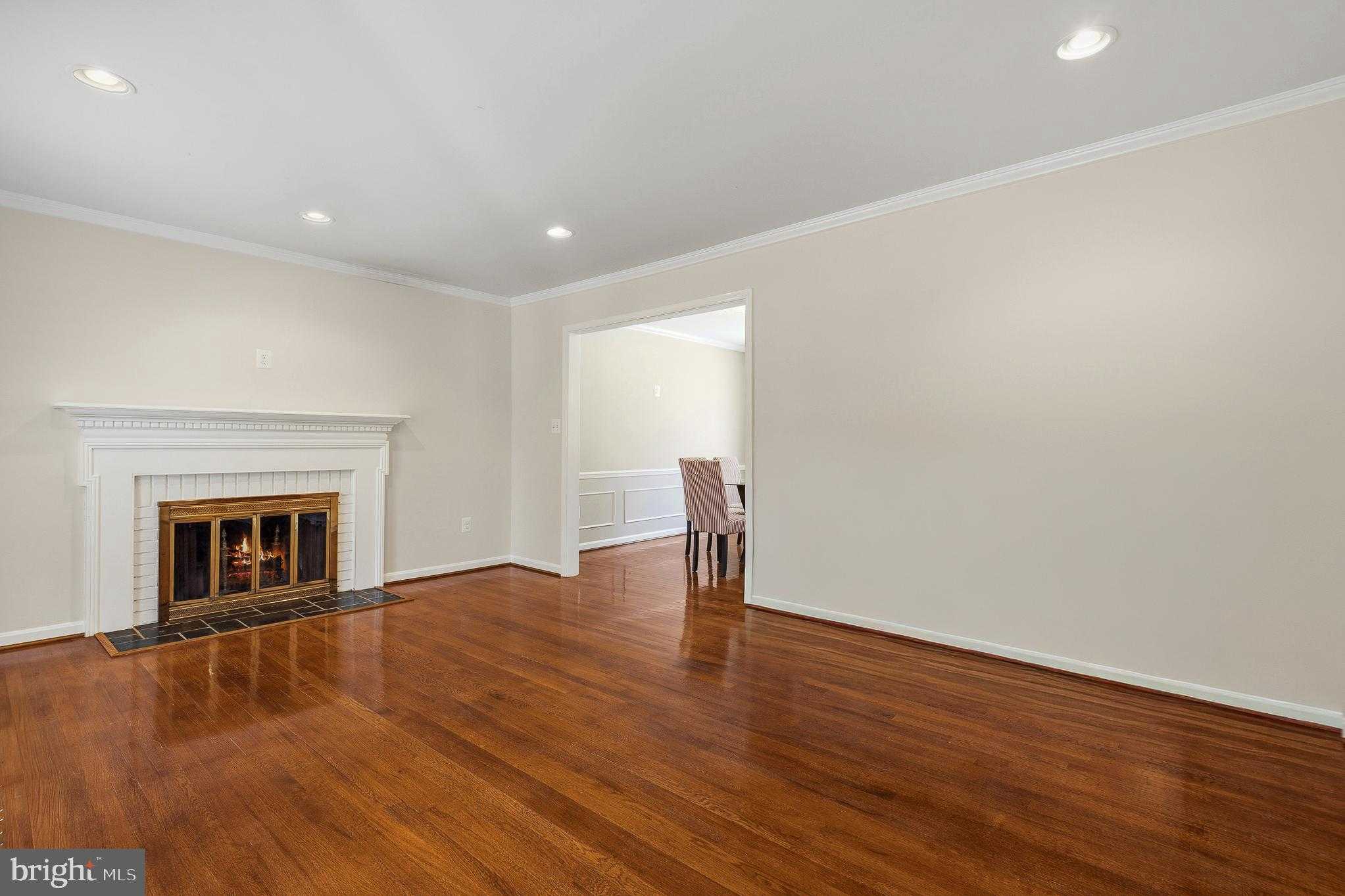 14900 Westbury Rd photo 14