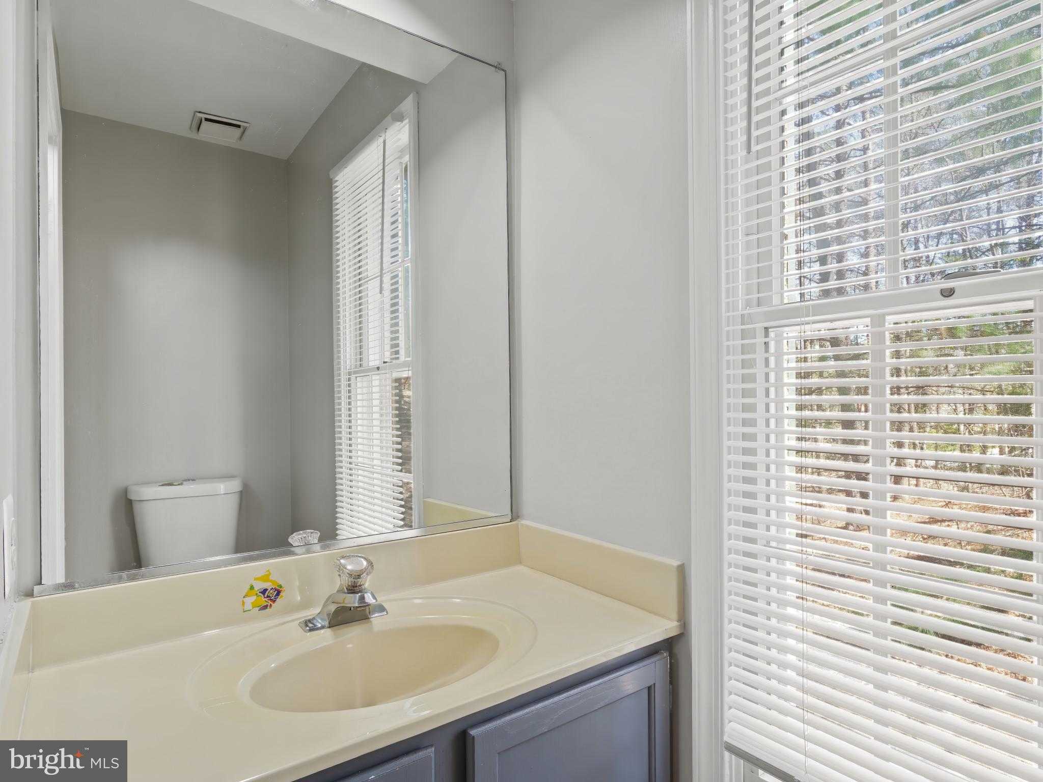 9423 Rosmarin Way photo 17