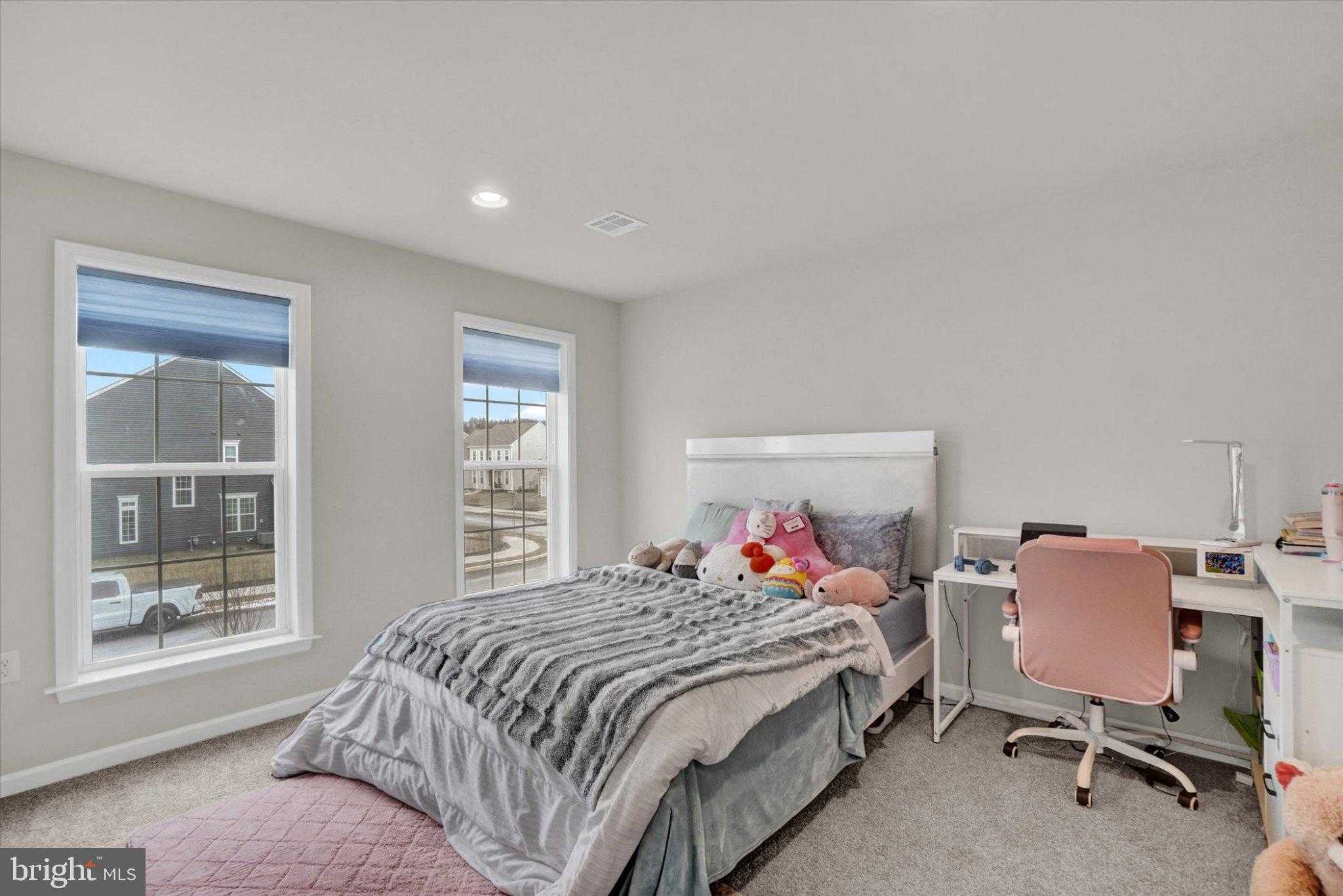 141 Moorefield St photo 21