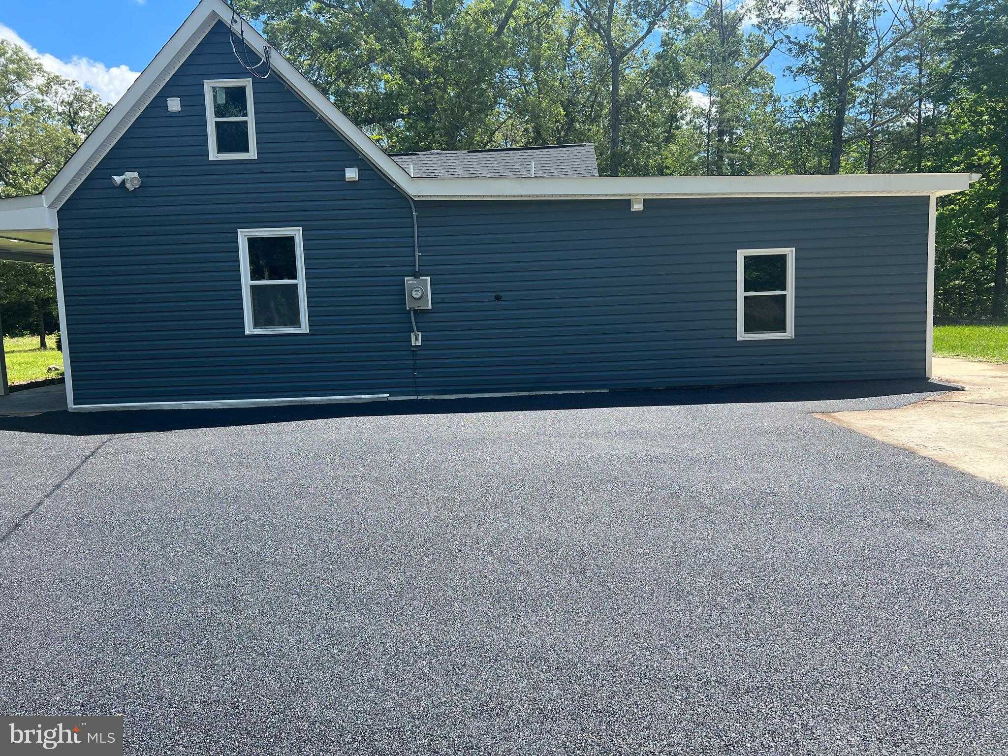 701 Farmington Rd W photo 22