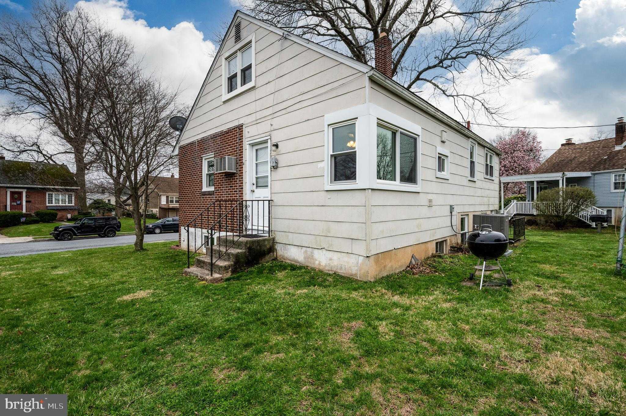 511 Grill Ave photo 5