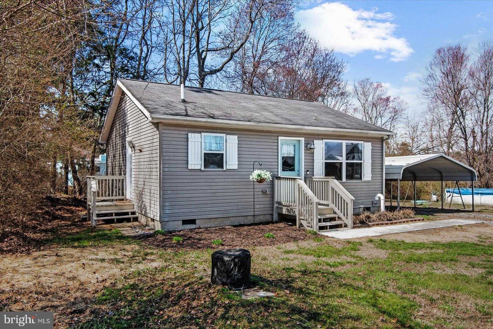 1223 Shore Dr photo 4