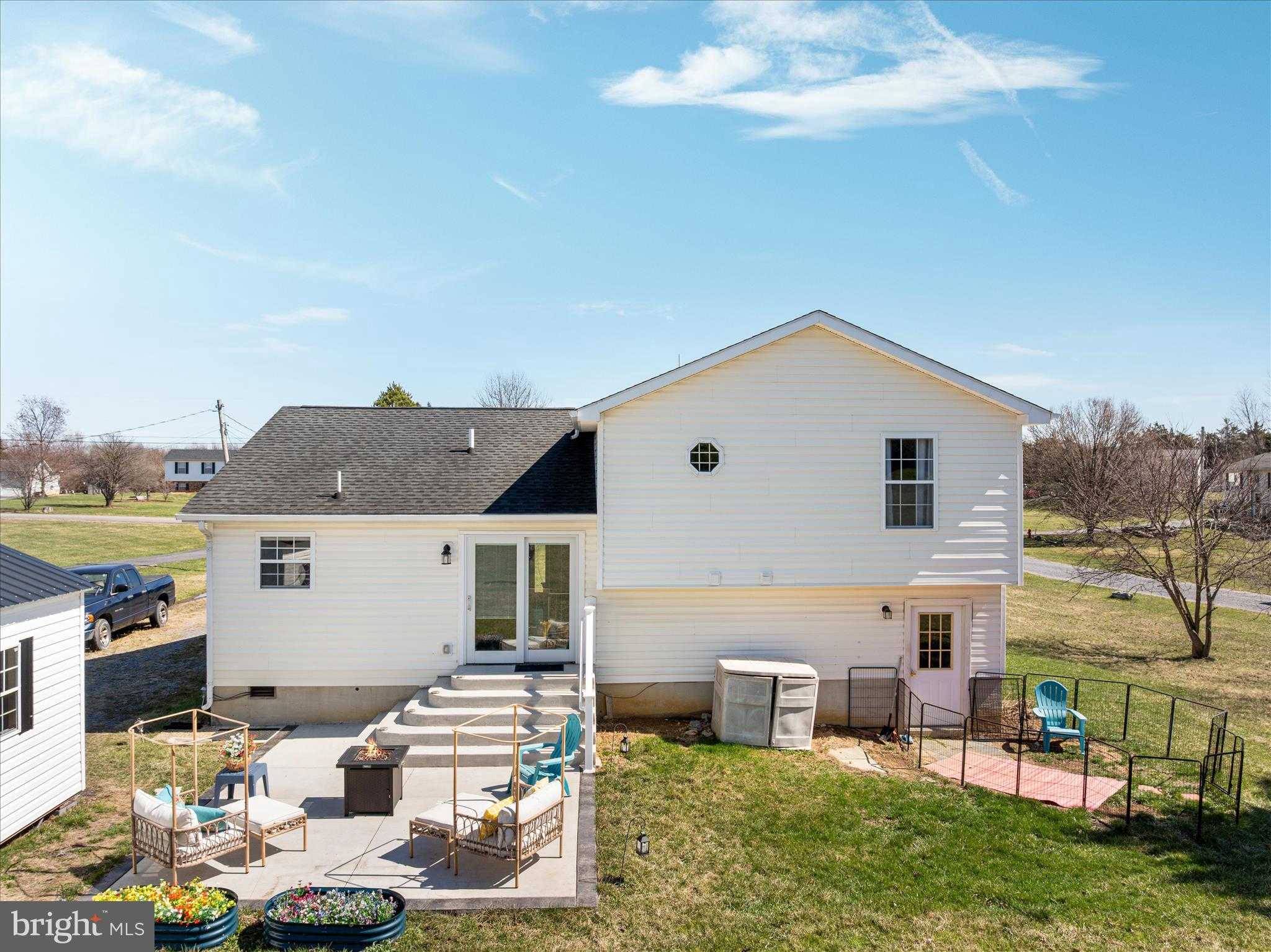 302 Montana CT photo 38