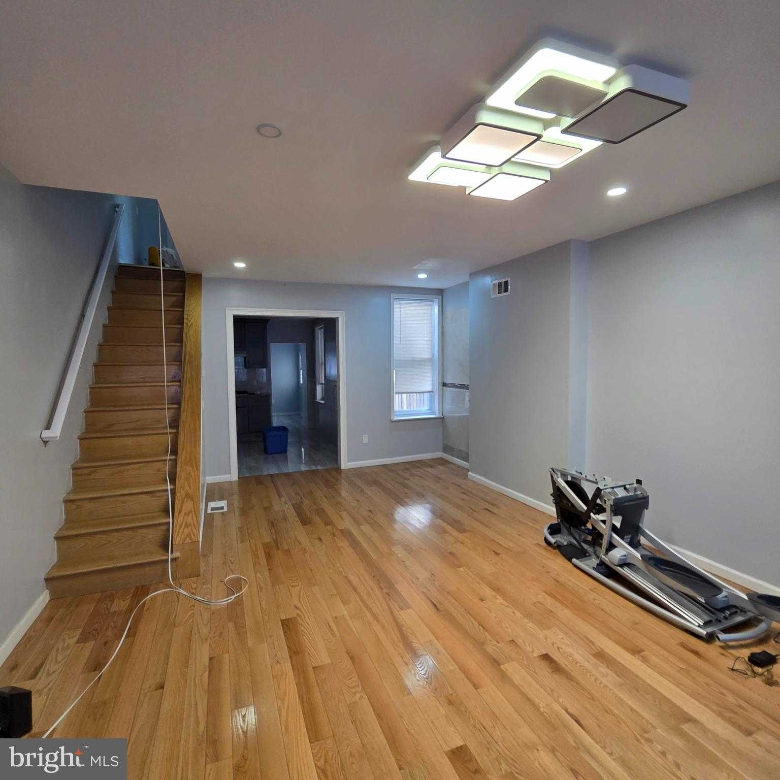 2623 E Norris St photo 2