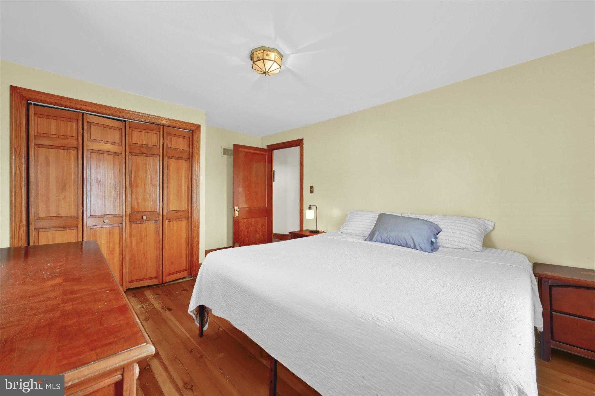 614 Florence Ave photo 12