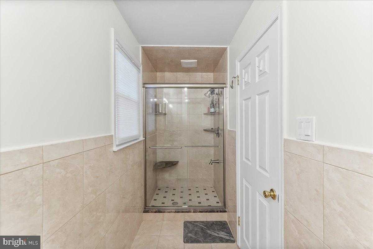 208 2nd Ave photo 28