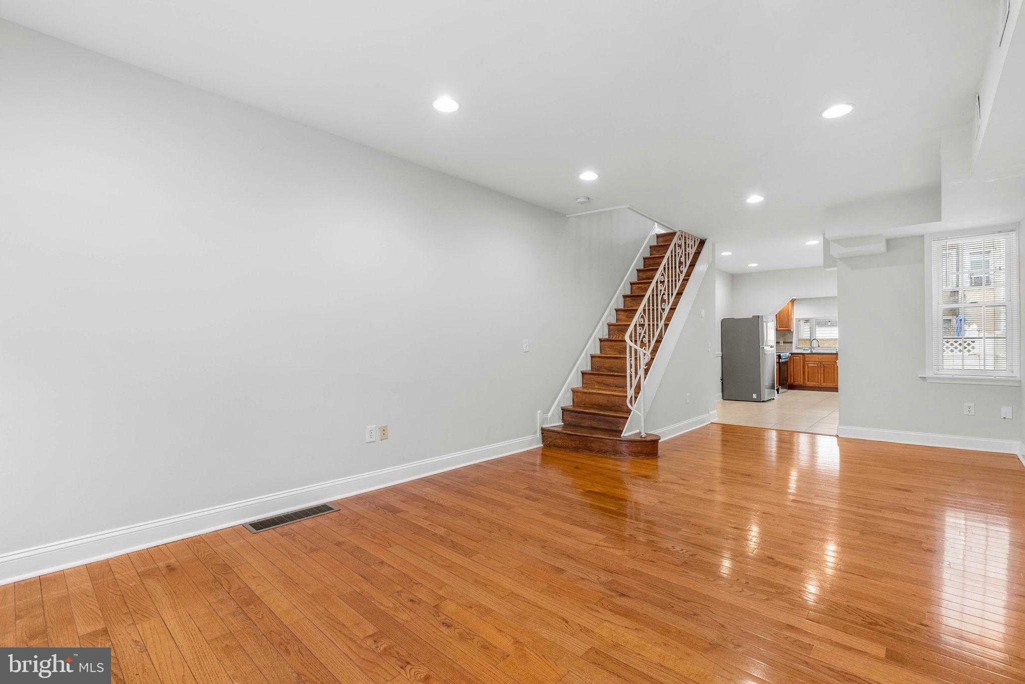 614 S Lecount St photo 3