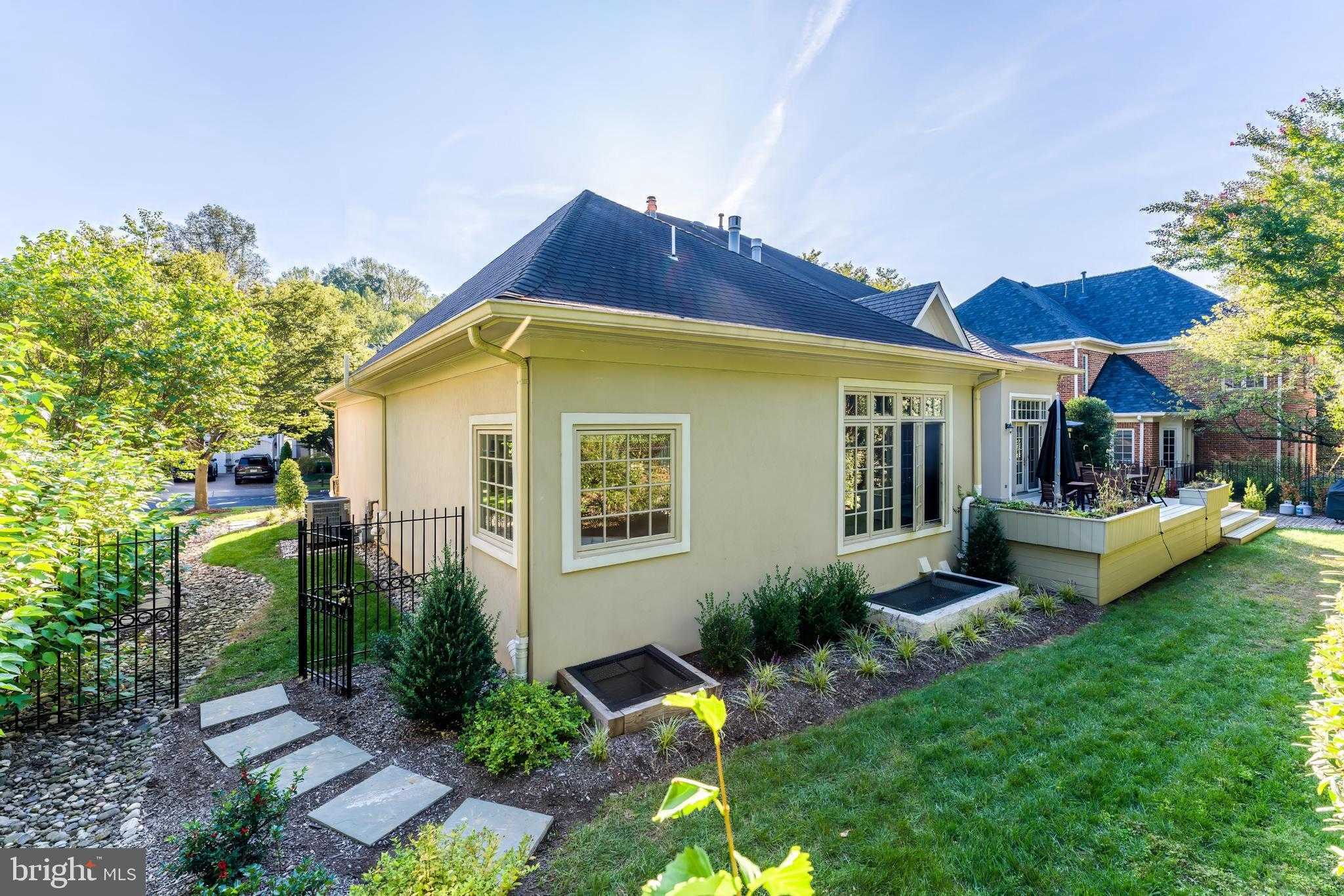 7405 Old Maple Sq photo 88