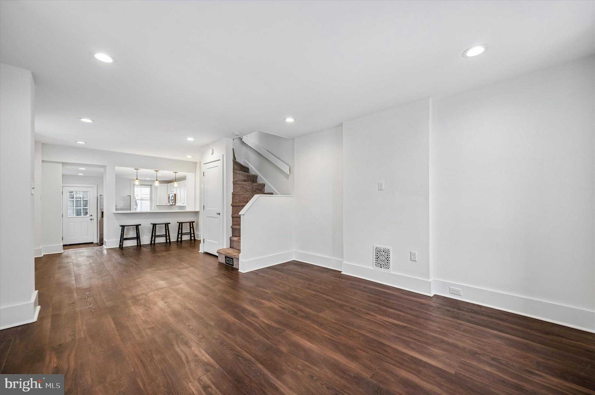 4316 Dexter St photo 2