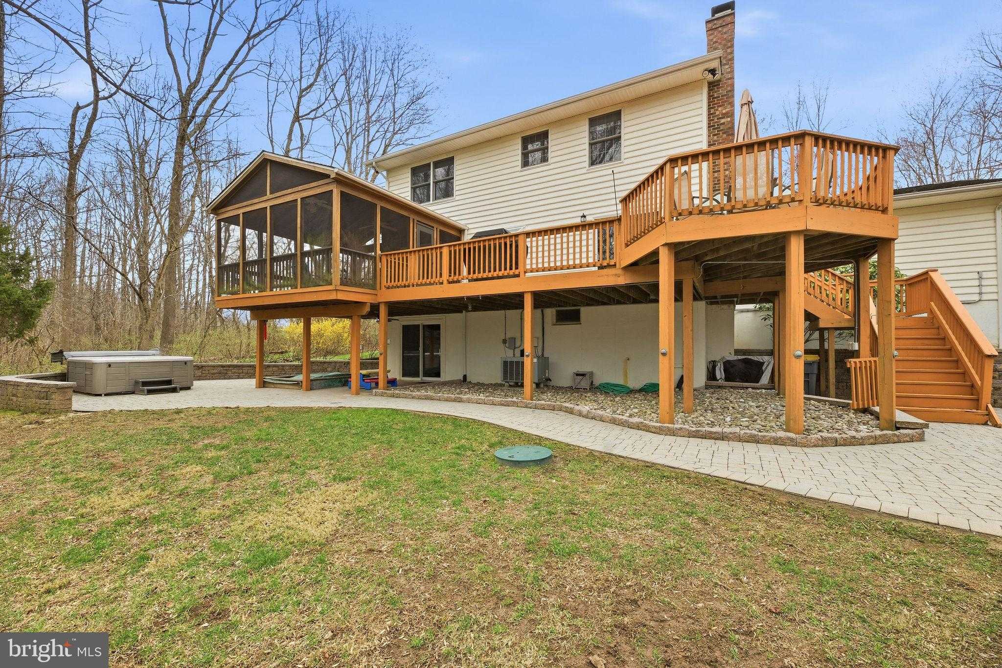 5209 Grenock Dr photo 6