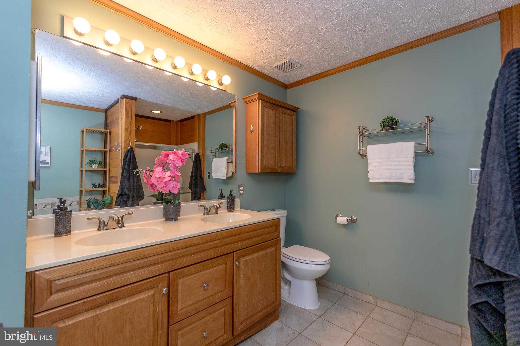 2802 Haddaway CT photo 24